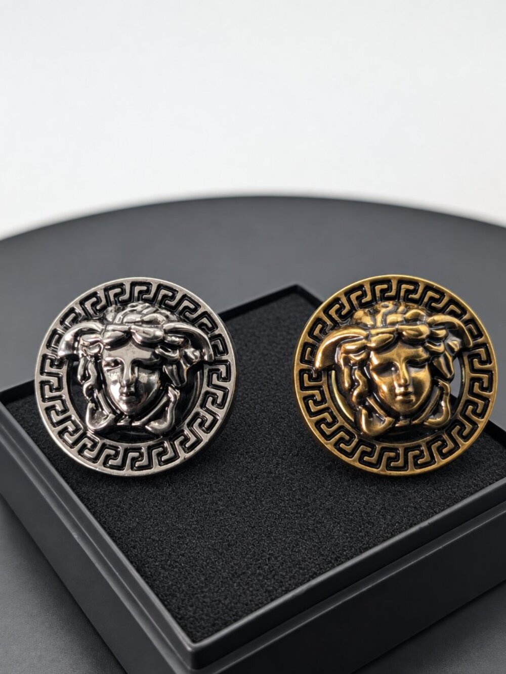 Small Versace Pin - Picture 7 of 7